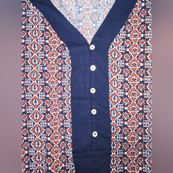 Weekend by Suzanne Betro V-Neck Bishop Sleeve Blouse - Picture 3 of 3